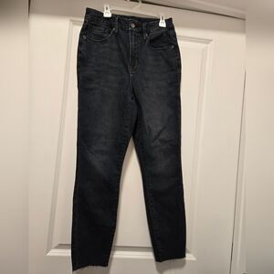 GOOD AMERICAN Women's Good Waist Crop Raw Hem Blue Jeans - Size 8/29